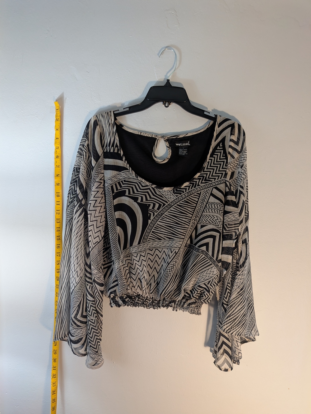Wet Seal Black & White Patterned Blouson Crop Top
